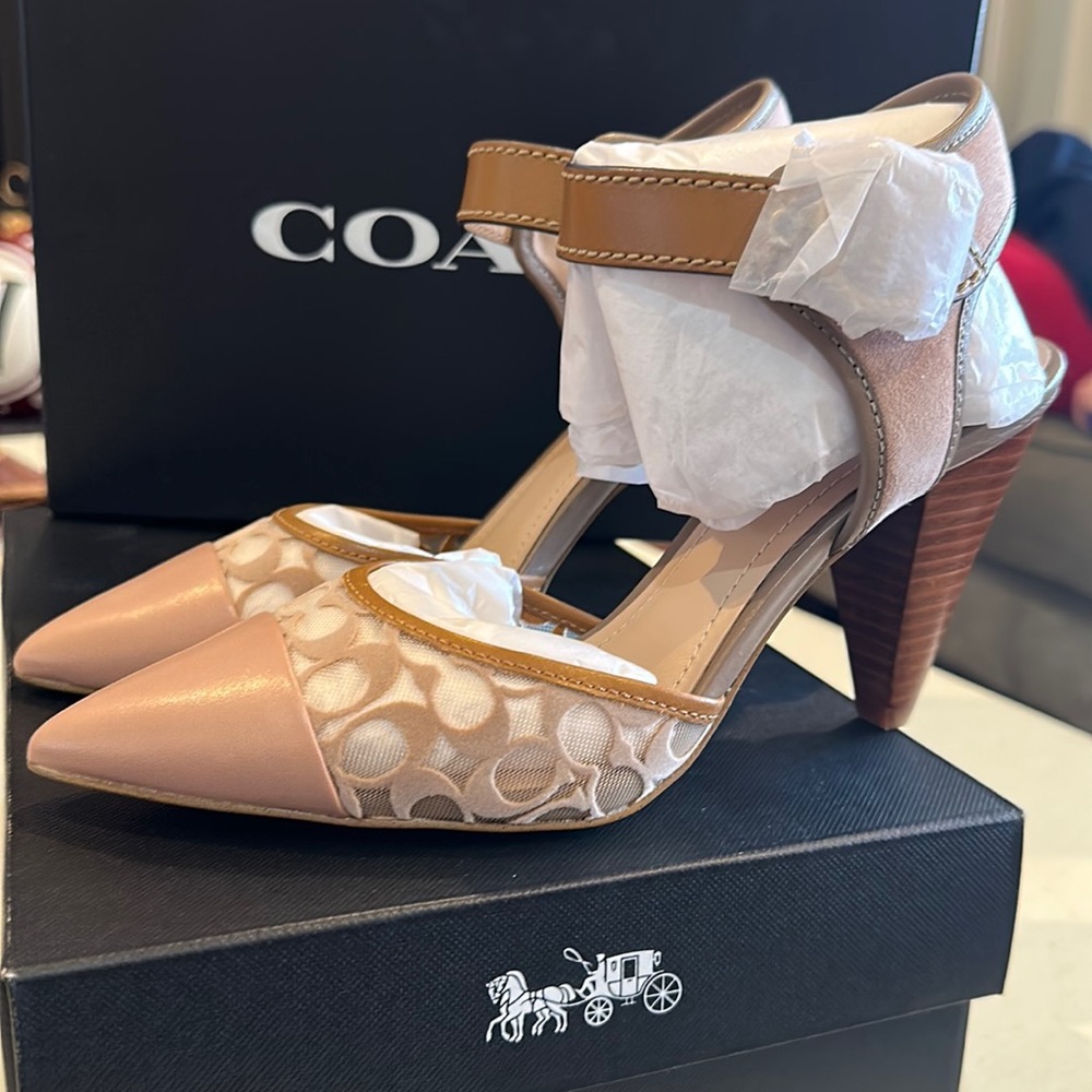COACH WREN LEATHER PUMP - Picture 7 of 10